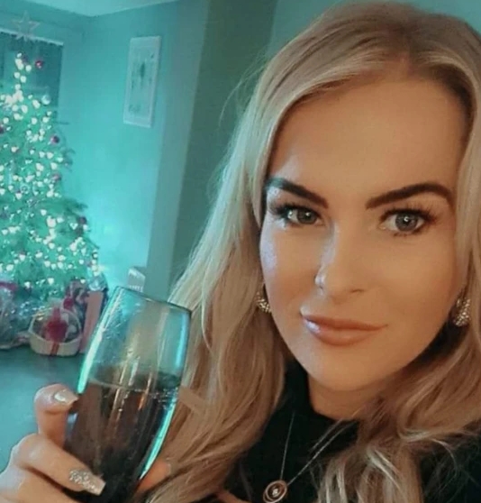 Британка замовила Uber в Україну за 170 тисяч: зібралася їхати на допомогу